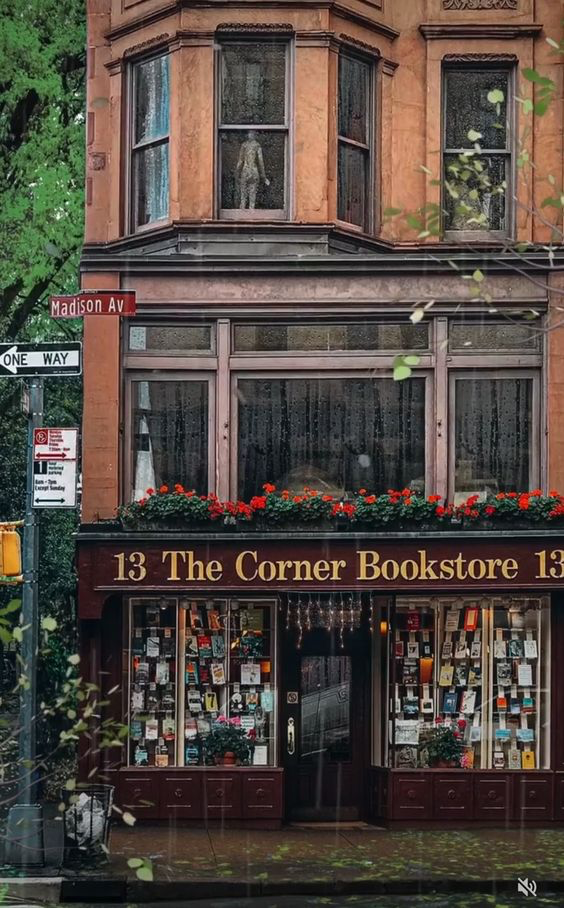 Do Bookstores Deserve Your Money? : Deciding When and When Not to Purchase New Books